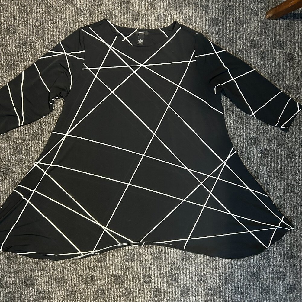Alfani XL abstract black/white stripe angled lines asymmetrical tunic top